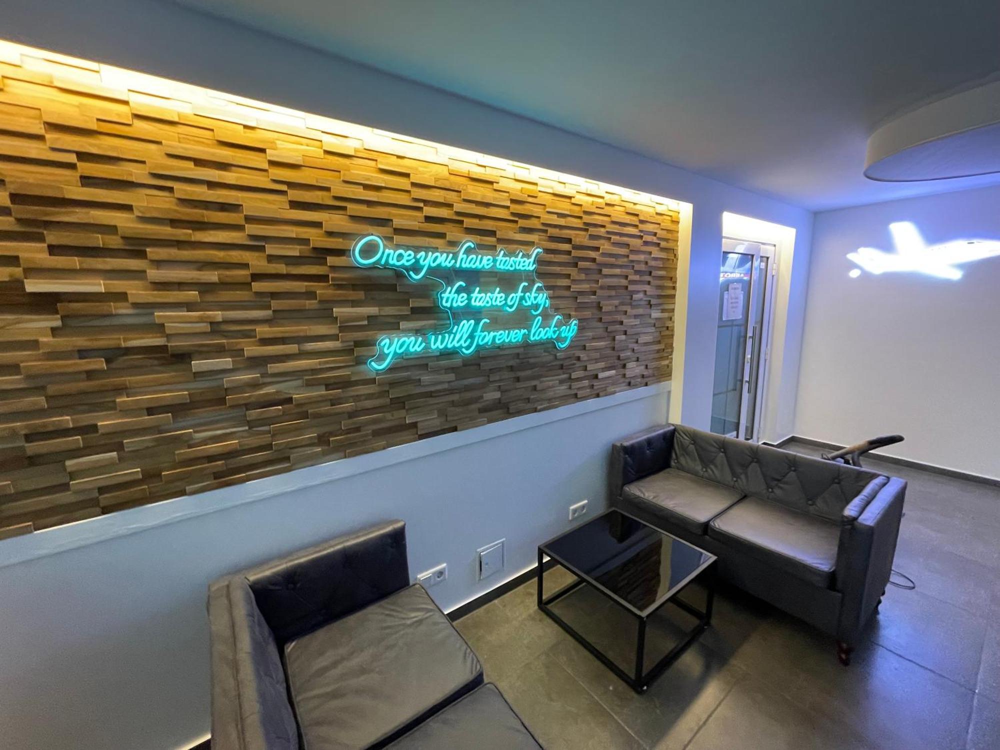 Aviators Guest House - Premium Room Strausberg Bagian luar foto